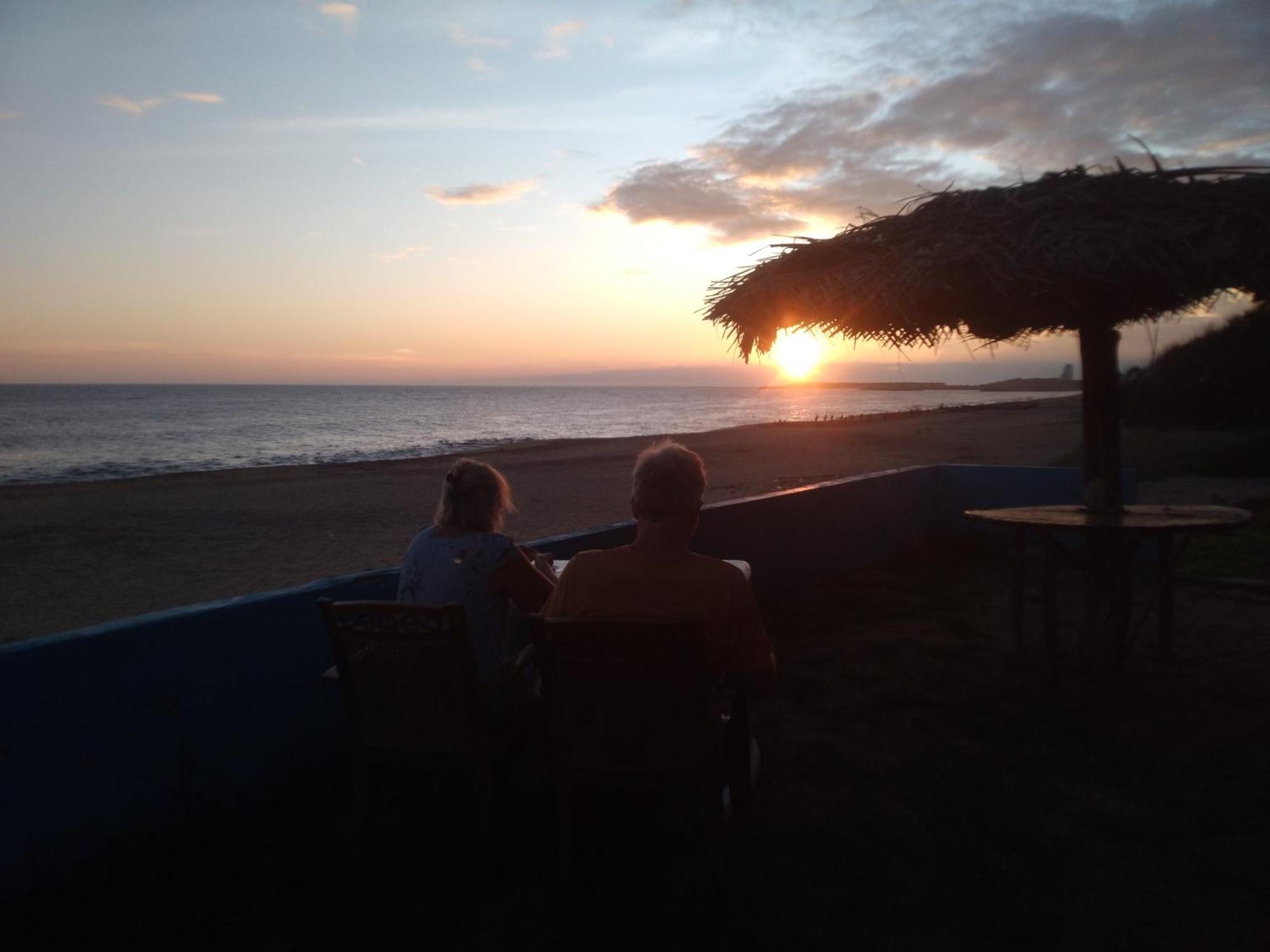 Happy Beach Cabana Hambantota Esterno foto