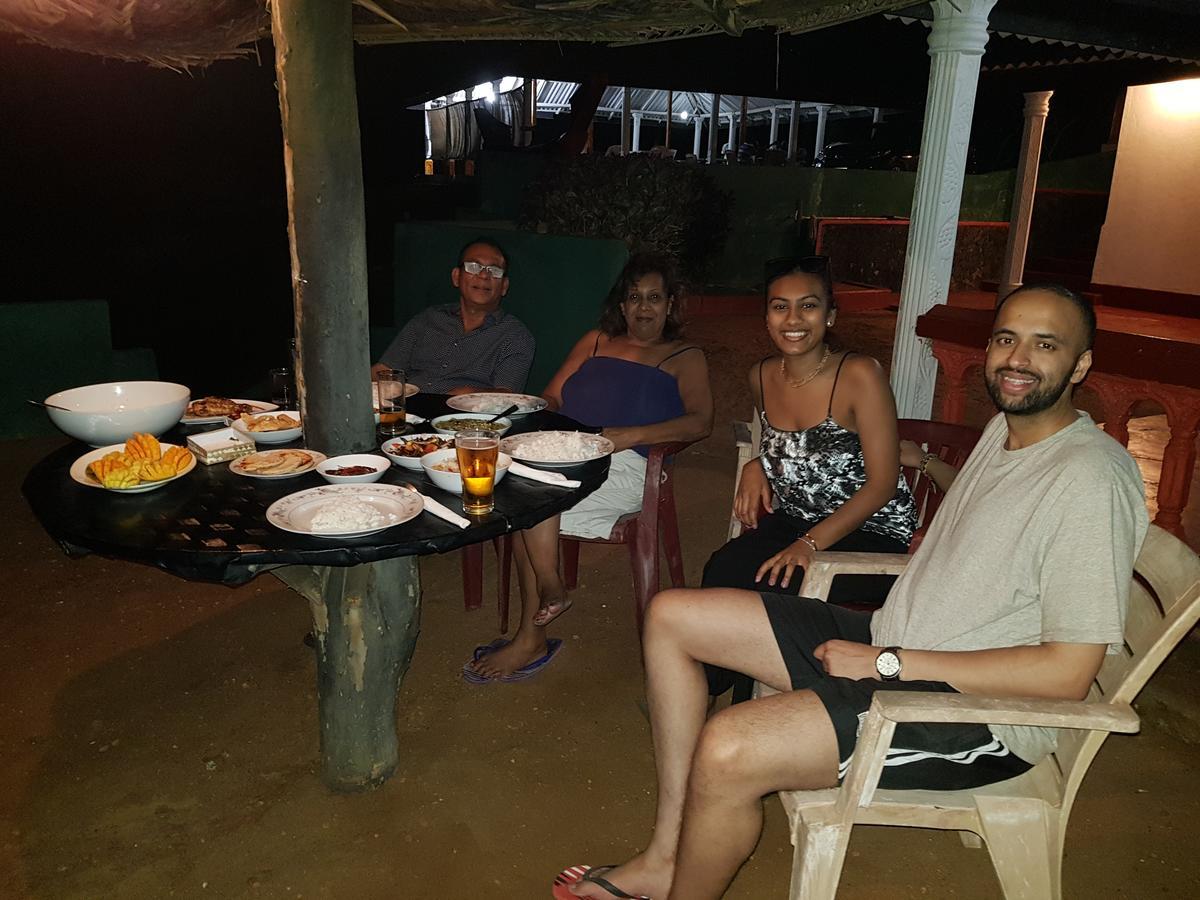 Happy Beach Cabana Hambantota Esterno foto